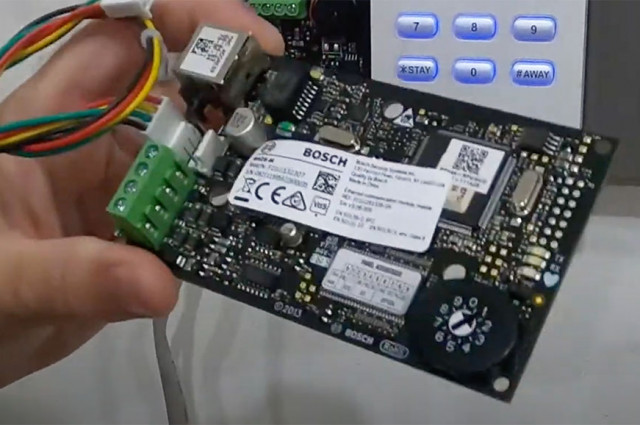 Setup the IP module on a Bosch 2000/3000 alarm